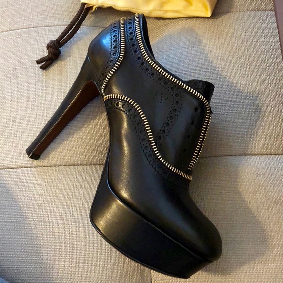 Louis Vuitton Shoes - Picture 5 of 7